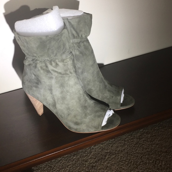 vince camuto addiena leather ankle bootie